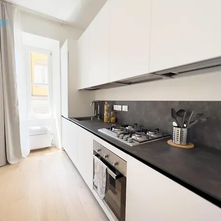 Cavana 3 Tirabora Short Rent Apartment Trieste