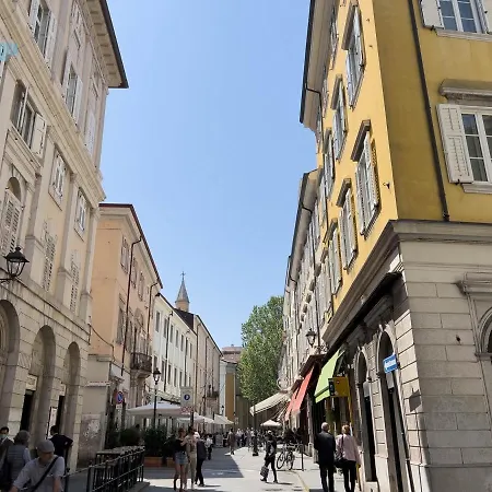 Cavana 3 Tirabora Short Rent Appartamento Trieste